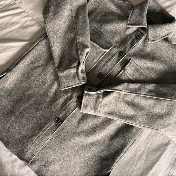 Shacket - Picture 4 of 4